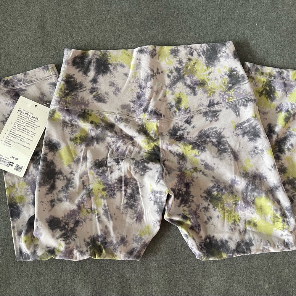 NWT Lululemon align crop 21”.  Size 10